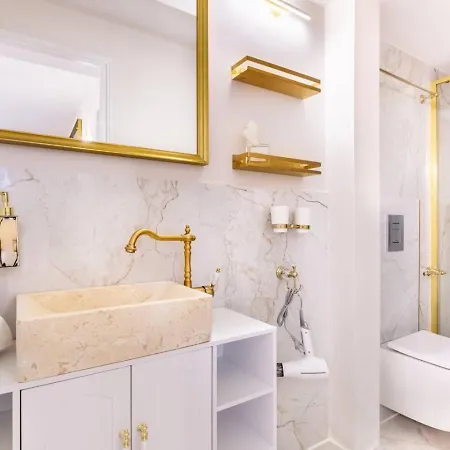 Cosy Et Chic Climatise A Montmartre Parigi
